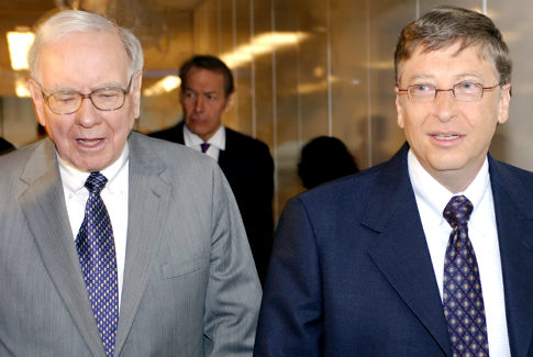 Warren Buffet Bill Gates Giàu là đồng nghĩa với việc có nhiều tiền?