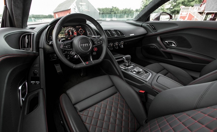 ad10 2121 Tận mục sở thị vẻ ngoài long lanh của Audi R8 V 10 Plus phiên bản 2017