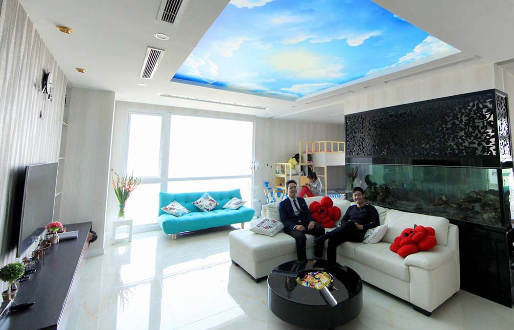 MC2028829 Ngắm nhìn không gian phòng khách giữa trời xanh của MC Phan Anh