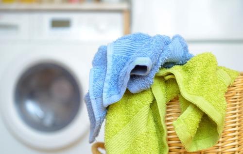 cach giat khan tam sach se ma khong can hoa chat Cách giặt khăn tắm sạch sẽ mà không cần dùng đến hóa chất