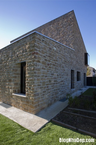 DG210314 17 399x600 Ngôi nhà truyền thống được xây bằng đá sa thạch ở Tây Ban Nha