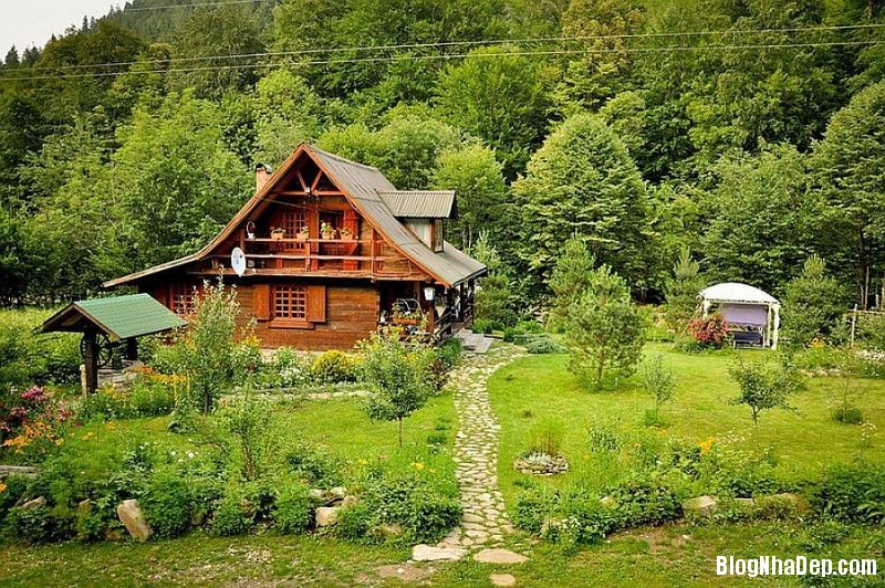 file.389820 Nhà đậm chất cổ điển dưới chân núi Carpathian, Rumani