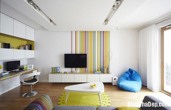 Colorful striped wall Trang trí nội thất nhà bằng họa tiết kẻ sọc