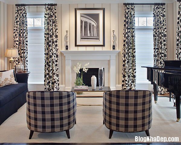 elegant dining room with cl Trang trí nội thất nhà bằng họa tiết kẻ sọc