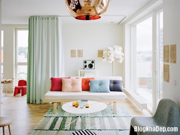 living room mint green drap Trang trí nội thất nhà bằng họa tiết kẻ sọc