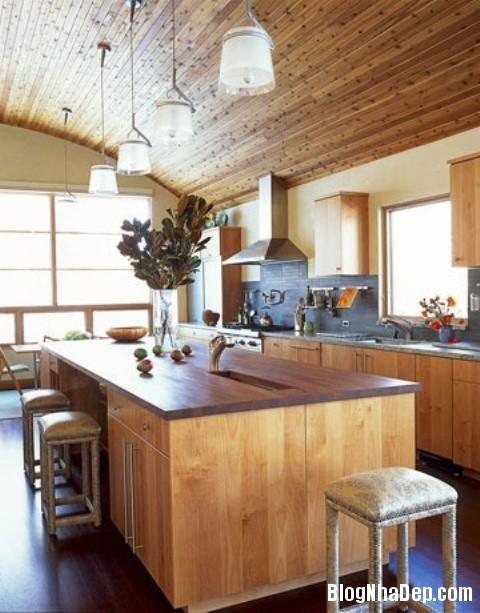 file 00317 Thiết kế không gian bếp ấm áp với nội thất gỗ