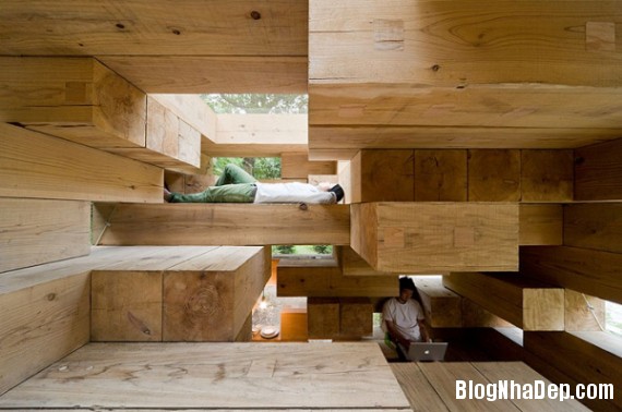 kientrucnhadep nha go 02 Cùng ngắm mẫu nhà gỗ “Final Wooden House” của kiến trúc sư Sou Fujimoto