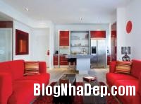 364670 a Căn hộ tươi sáng hòa quyện tông màu trắng & đồ nội thất đỏ nổi bật ở Tel Aviv