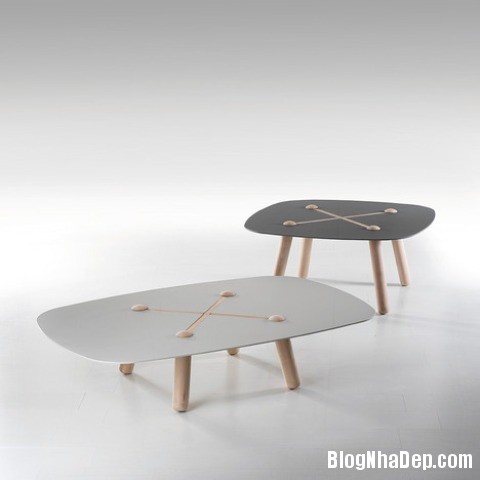 b442e16837409a9bb5f2168a4e9d1d18 Chiếc bàn Button độc đáo từ gỗ và kim loại