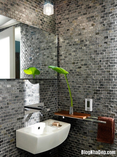cf6e8863052b0271049396fab29cf082 Những thiết kế tường và trần gạch khá chất cho phòng tắm