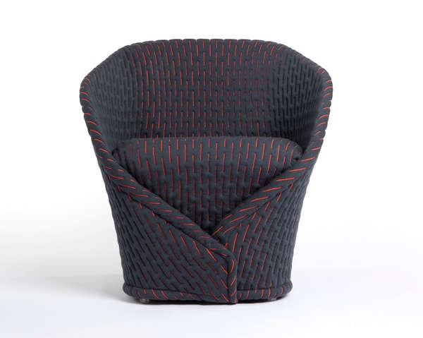 2fb723915e052952b98b91fd03d5ca17 Talma Lounge Chair   Chiếc ghế độc đáo có thể mặc áo