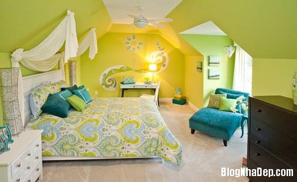 69d5e31f8f99e8fbc16762498deed416 Phòng ngủ sáng bừng với hai sắc màu vàng và xanh lá