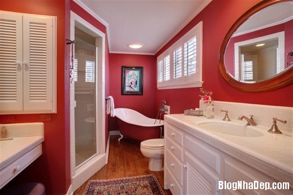 phongtammaudotuyetdep1201511010953146797 Phòng tắm đầy đam mê với sắc đỏ