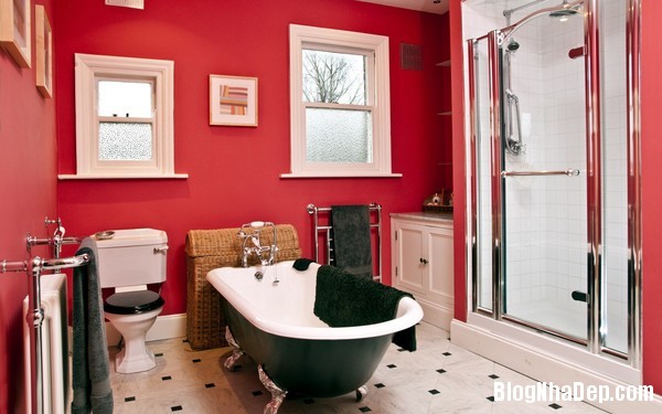 phongtammaudotuyetdep3201511010953170069 Phòng tắm đầy đam mê với sắc đỏ