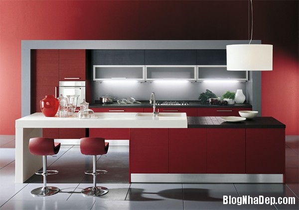 7italian2008859 c5e0 Phối màu đỏ, đen, trắng ấn tượng cho phòng bếp