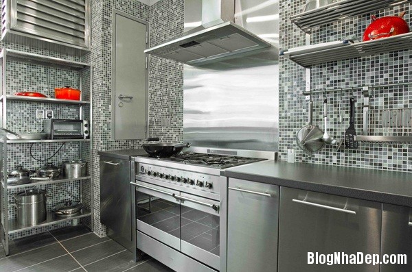 59b47a4c4108bedb891cbbef139e3700 Bếp hiện đại với tủ bếp làm bằng kim loại