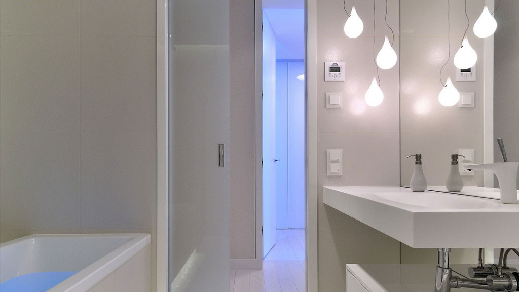 White Bathroom Thiết kế nội thất căn hộ đầy cá tính với gam trắng