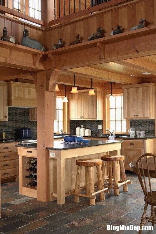 news.57884.4 Trang trí nội thất gỗ mộc mạc cho căn bếp sang trọng và ấm cúng