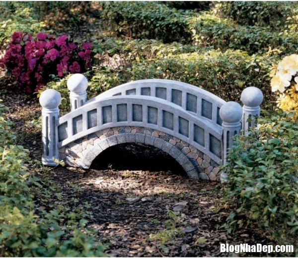 7e3f0d5d680ef0a43e7a137de1357d51 Trang trí những chiếc cầu nhỏ xinh vô cùng điệu đà cho khu vườn