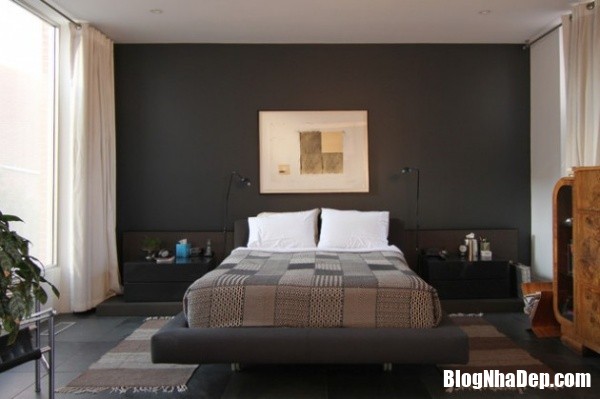 8a73b4fd63e245c40c6302820b13e6af Trang trí phòng ngủ cực ấn tượng với bức tường màu đen