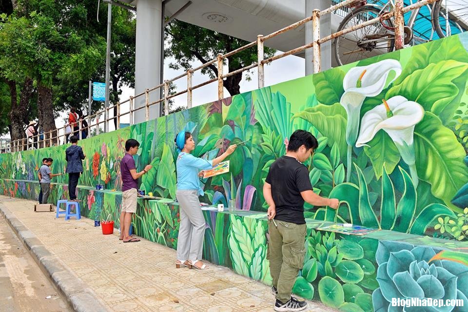 33 Bức tường bốn mùa hoa vừa được hoàn thành tại Hà Nội