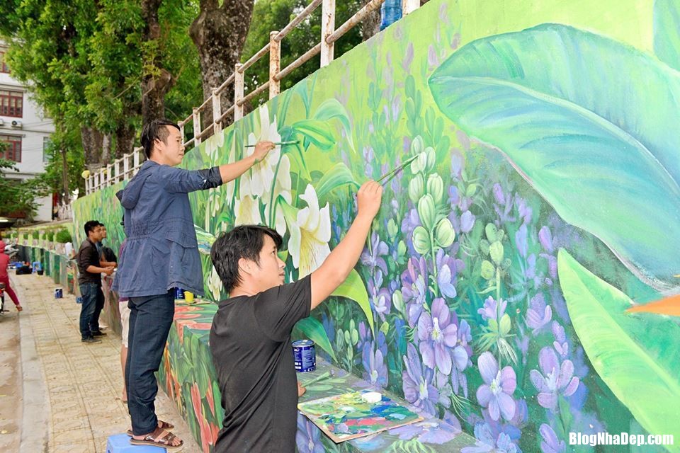 ha noi co them buc tuong bon mua hoa tuyet dep 2 Bức tường bốn mùa hoa vừa được hoàn thành tại Hà Nội