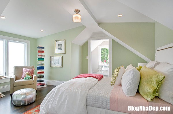 bright accents in a pastel bedroom a195 Nhà đẹp xuất sắc nhờ cách kết hợp màu pastel hoàn hảo trong trang trí