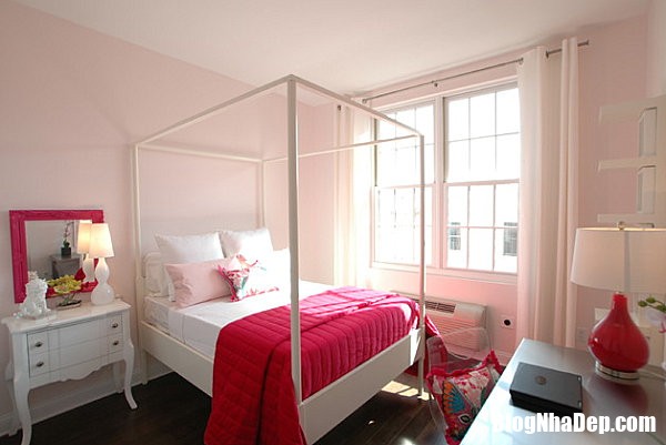 hot pink pops in a pastel pink bedroom 61ed Nhà đẹp xuất sắc nhờ cách kết hợp màu pastel hoàn hảo trong trang trí