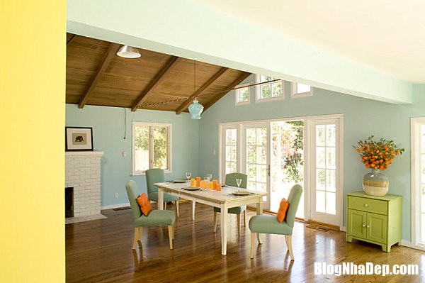 pastel dining room with bright accents f651 Nhà đẹp xuất sắc nhờ cách kết hợp màu pastel hoàn hảo trong trang trí